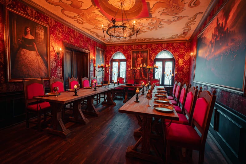 Royal Salon